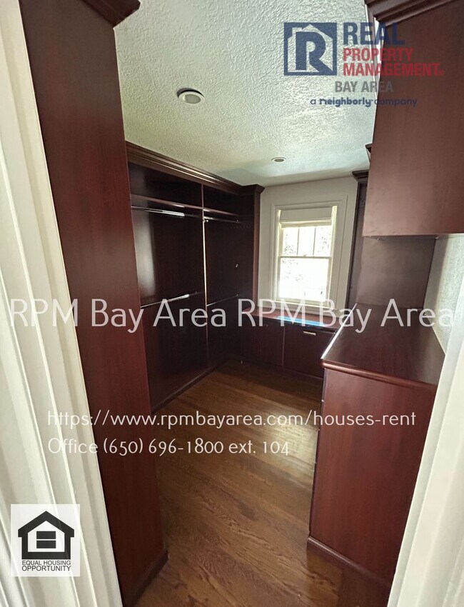 Building Photo - Luxury Family Oasis with Pool in San Mateo...