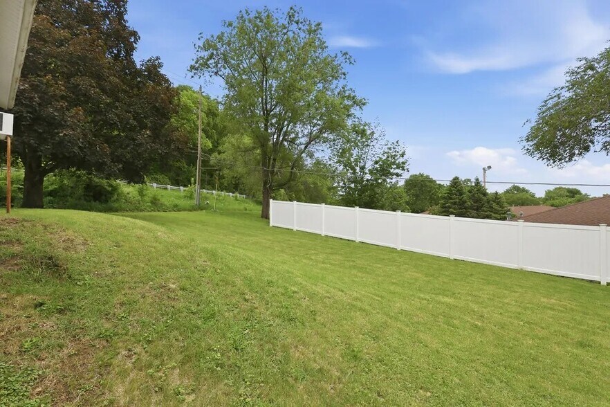 Building Photo - 1302 38th Avenue Dr
