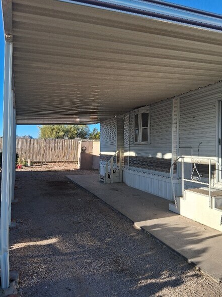 Building Photo - 275 N Saguaro Dr