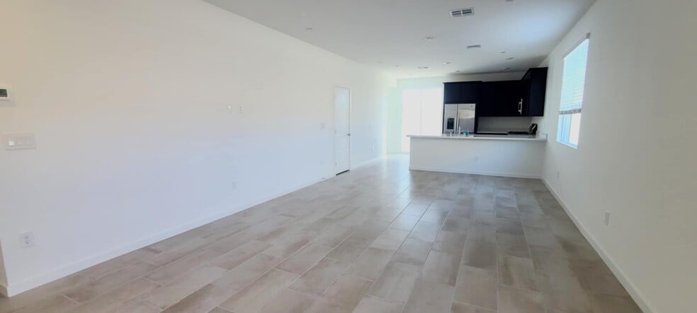 Building Photo - 9500 Sequoia Rdg Ave