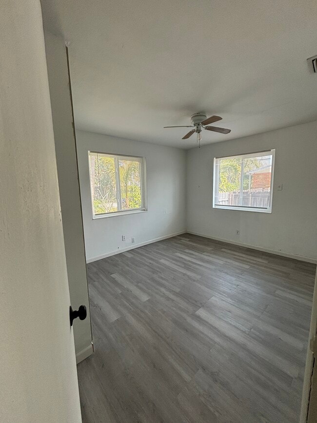 Building Photo - 6420 Oak St