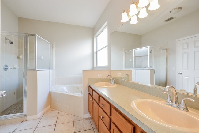 Building Photo - 2802 Palmyra Ct