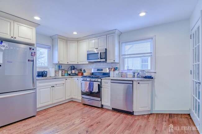 Building Photo - 186 Prigmore St