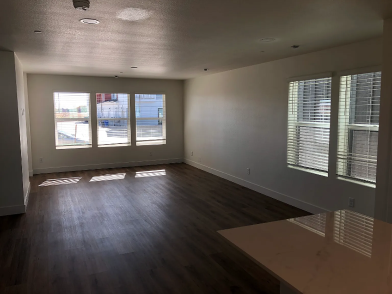 Building Photo - 3260 Crusader St