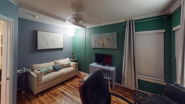 Building Photo - 6616 Piedras Blanco Dr