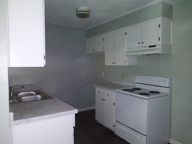 Building Photo - 518 Cypress St