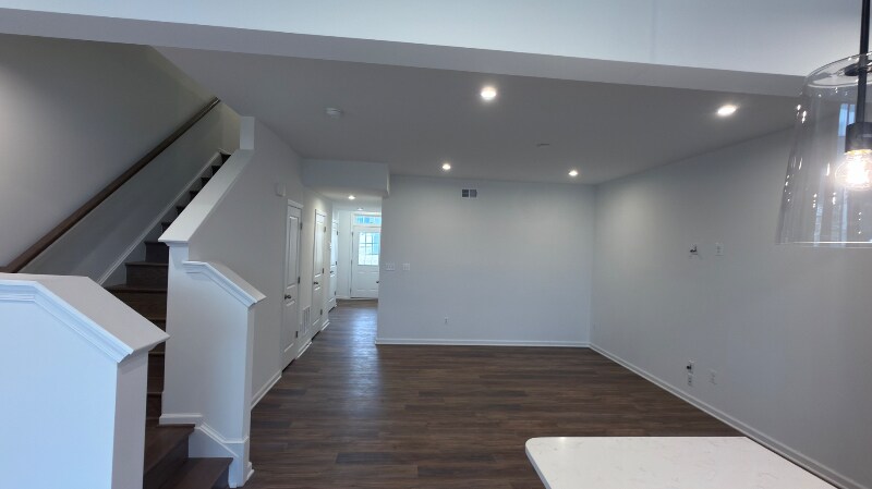 Building Photo - 624 Tracy Wy