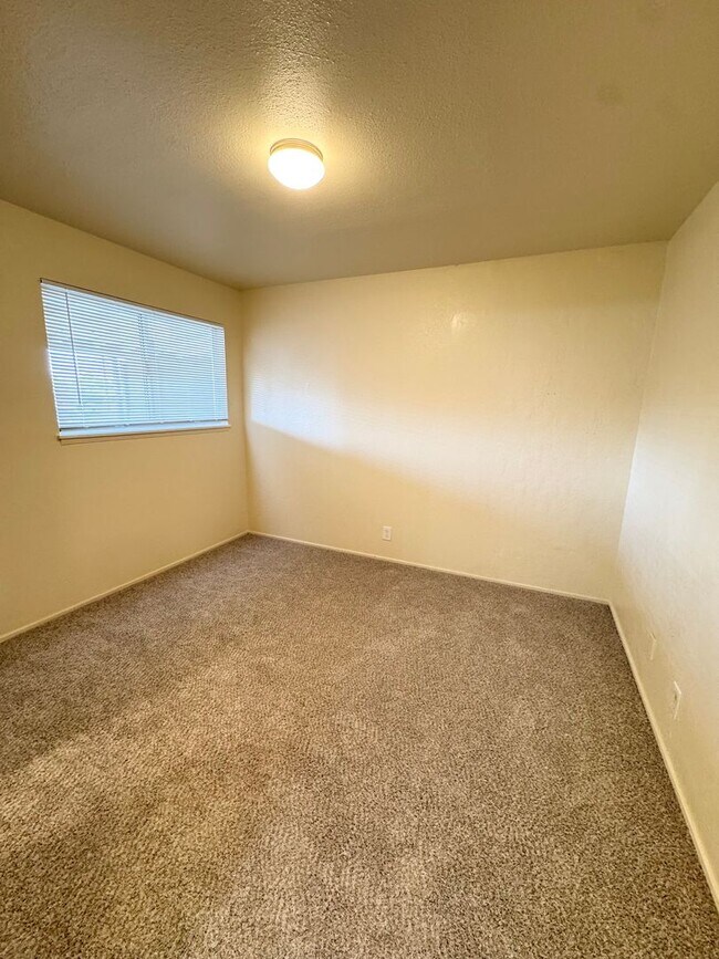 Building Photo - Move-In Special; Upstairs One Bedroom + Private Patio – SEE VIDEO