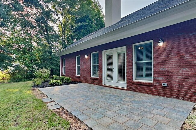 Building Photo - 601 Peach Pl