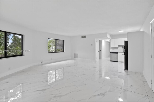 Building Photo - 5731 NE 18th Ave