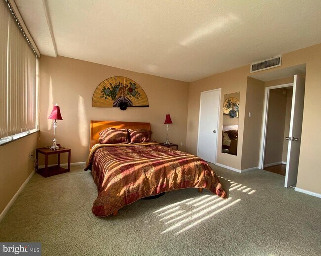 Building Photo - 6301 Stevenson Ave