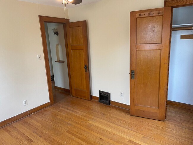 Building Photo - 2100-2102 S 85th St.