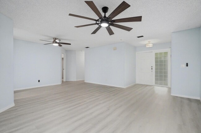 Building Photo - 3351 Emerald Oaks Dr