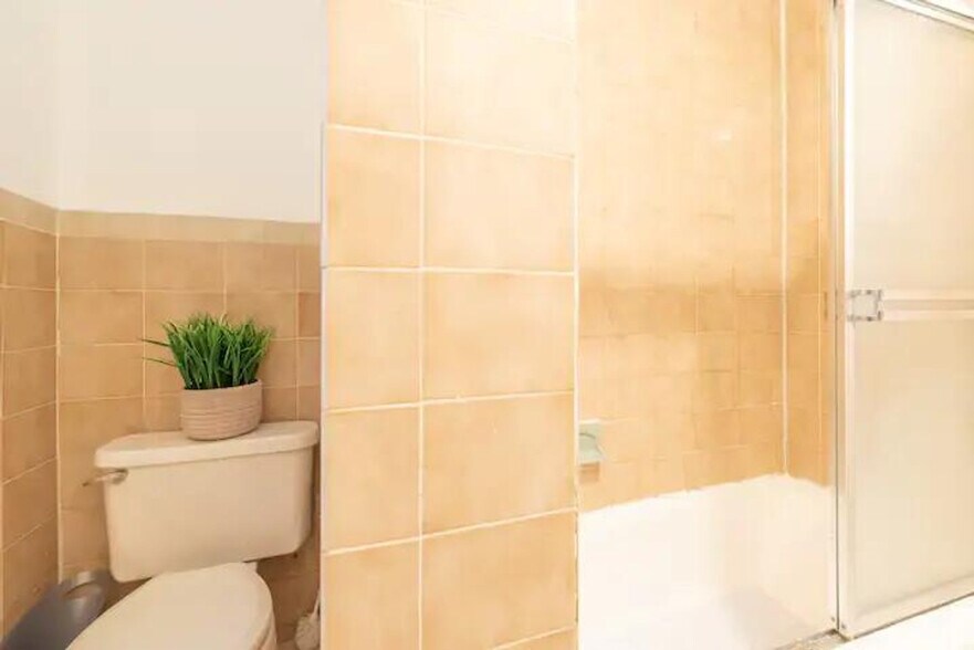 Building Photo - 451 9th Ave