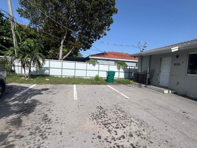 Building Photo - 10229 SW 173rd St