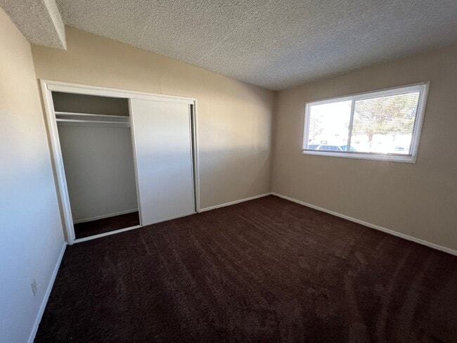 Building Photo - 312 Sahara Dr