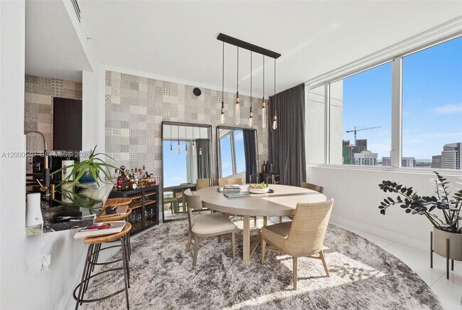 Building Photo - 90 SW 3rd St