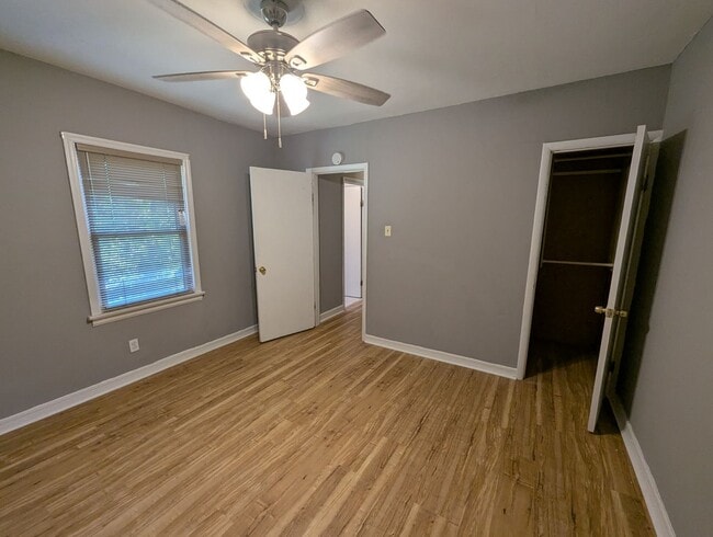 Building Photo - Belle of Bellefontaine - **Half Off Securi...