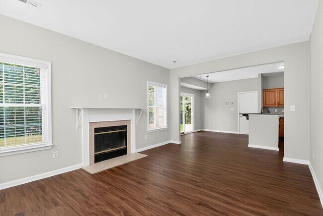 Building Photo - Recently Updated 4BD/2.5BA Home in Melbourne Community of Huntersville!