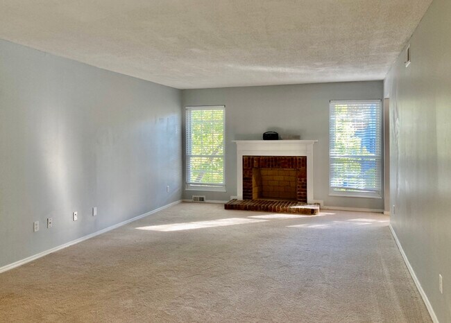 Building Photo - 970 N Spoede Rd