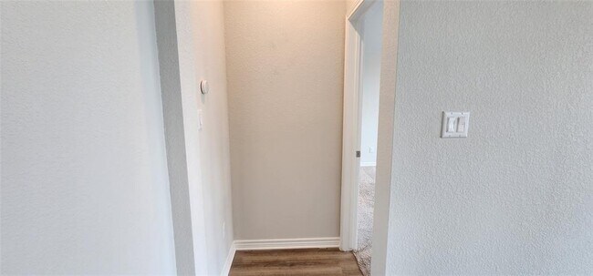 Building Photo - 425 Mira Mesa Dr