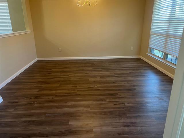 Building Photo - 930 English Ivy Dr