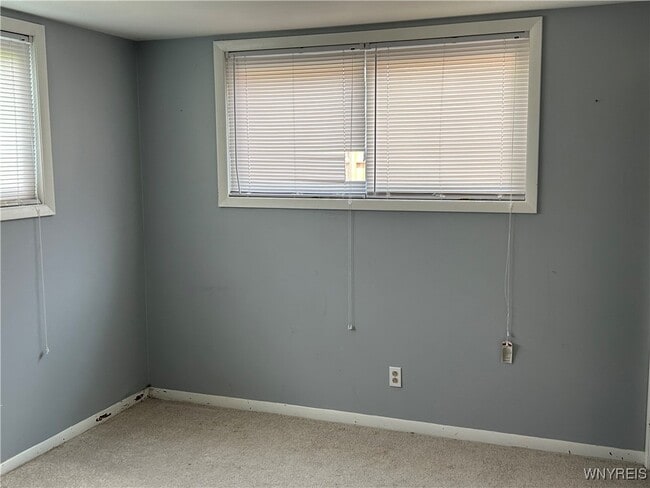 Building Photo - 18 Barone Cir