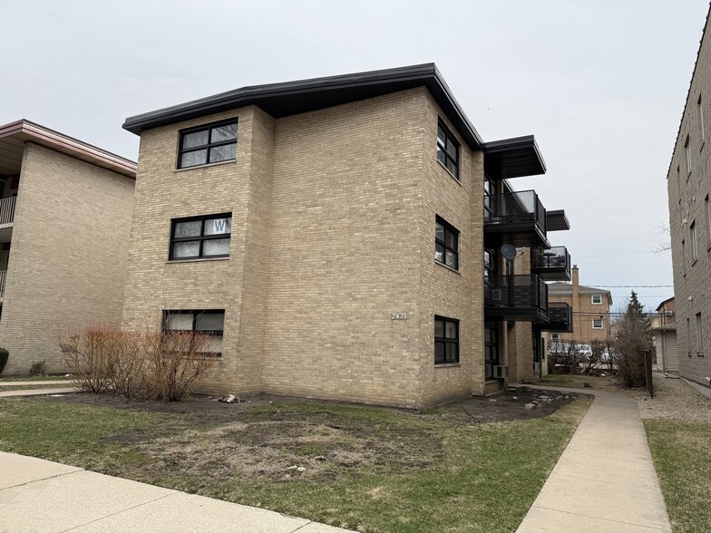 Building Photo - 2431 N 76th Ct