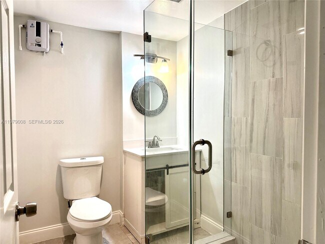 Building Photo - 1279 NE 40th Pl