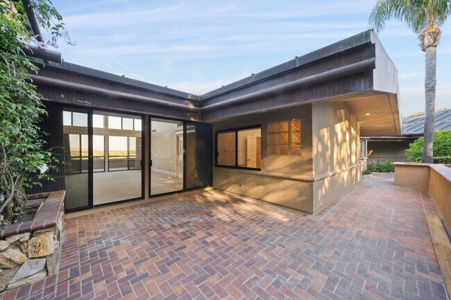 Building Photo - 21 Deer Oaks Ct