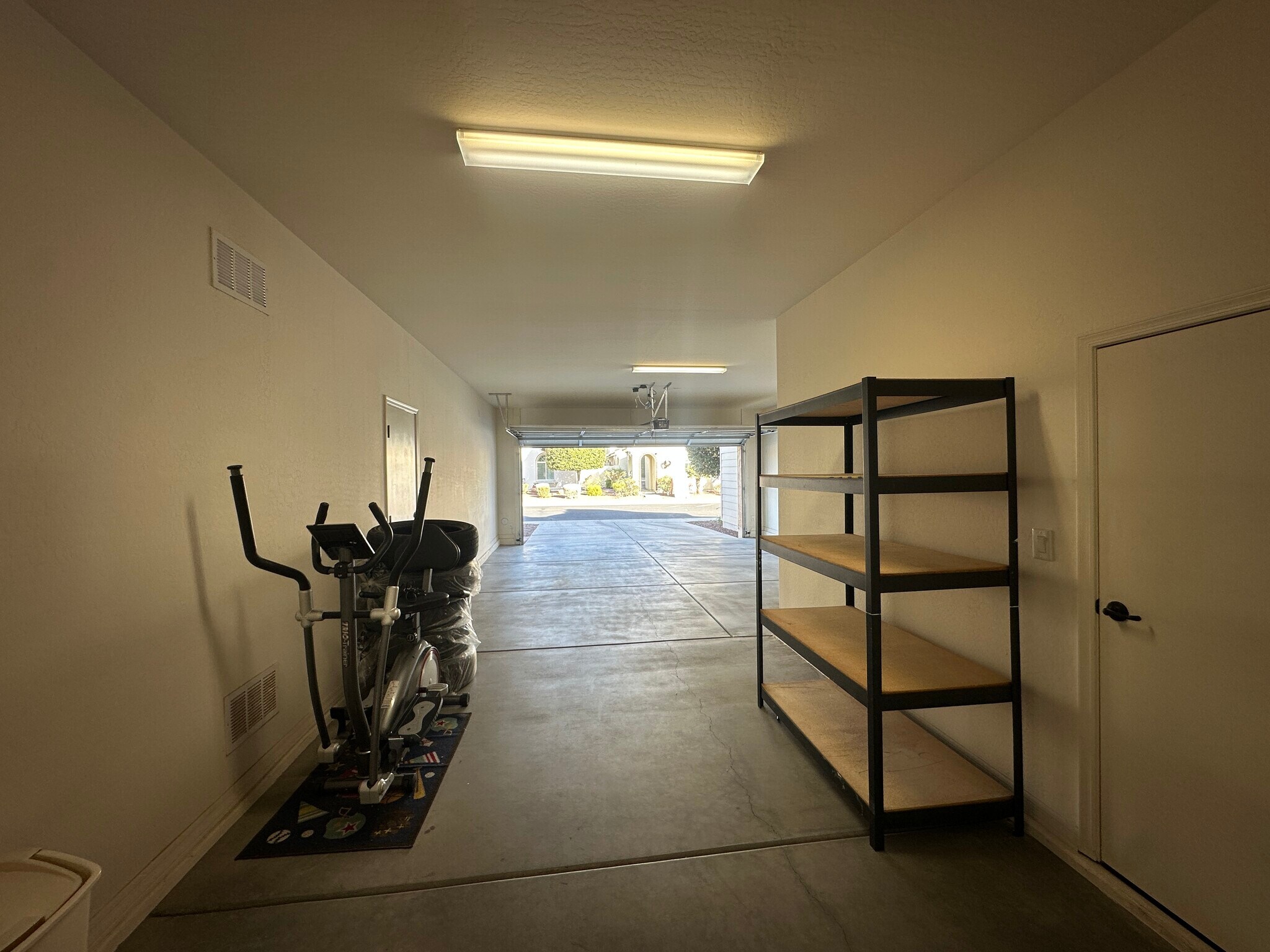 Building Photo - 4717 W Sweet Iron Pass