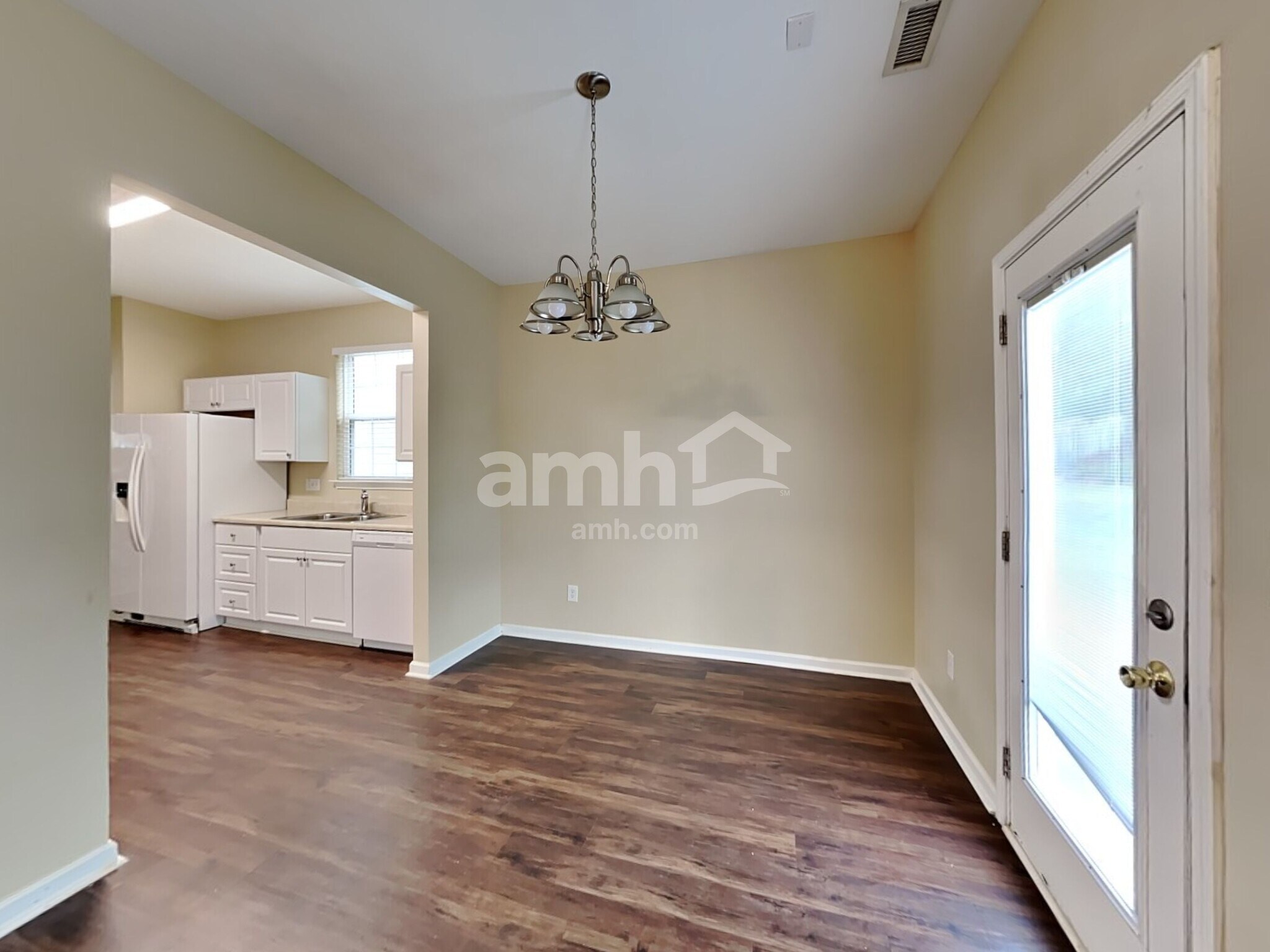 Building Photo - 2 Hidden Meadow Ct