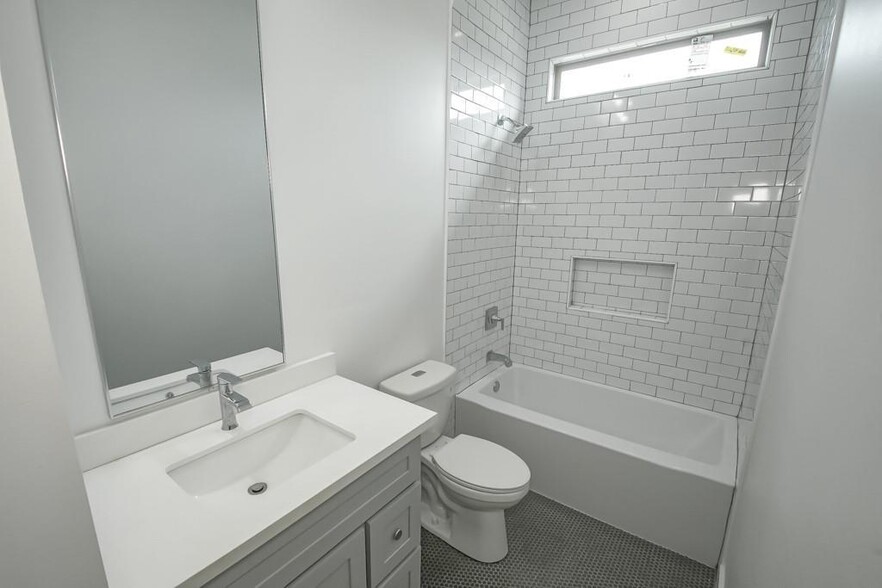 Bed 1 Bath - 2416 Prentiss Ave