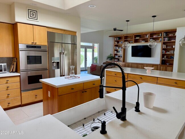 Building Photo - 6139 N 31st Ct