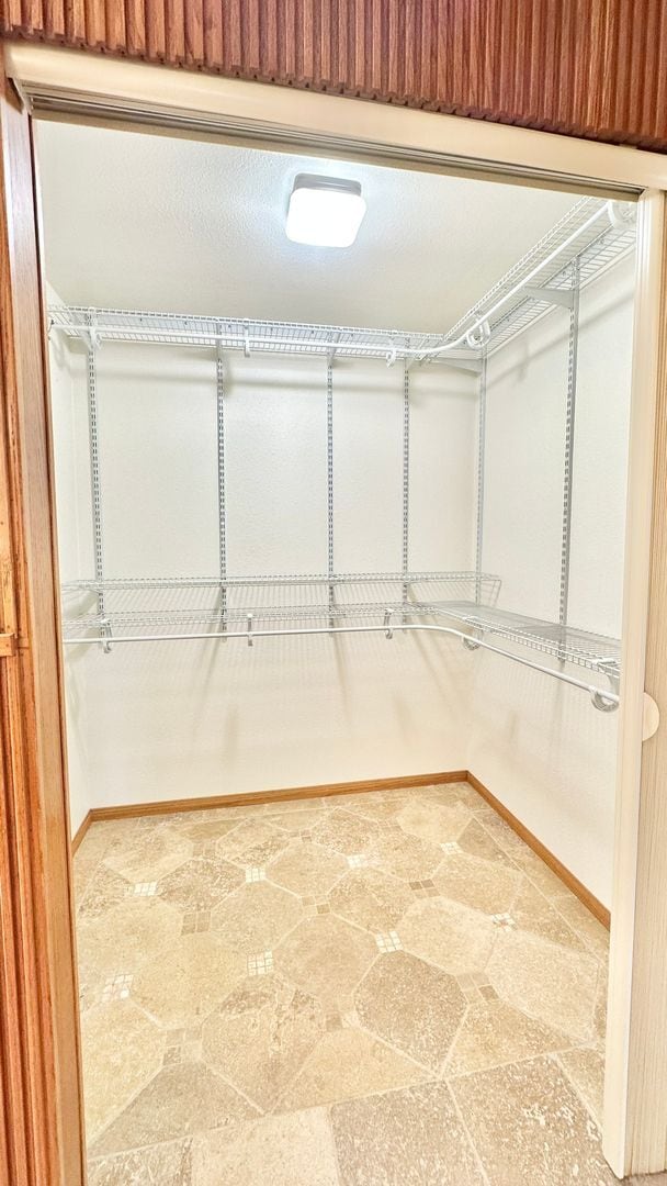 Building Photo - Amazing Location & Sprawling Country Living at its Very Best in this Beautiful Single-Story Home ...