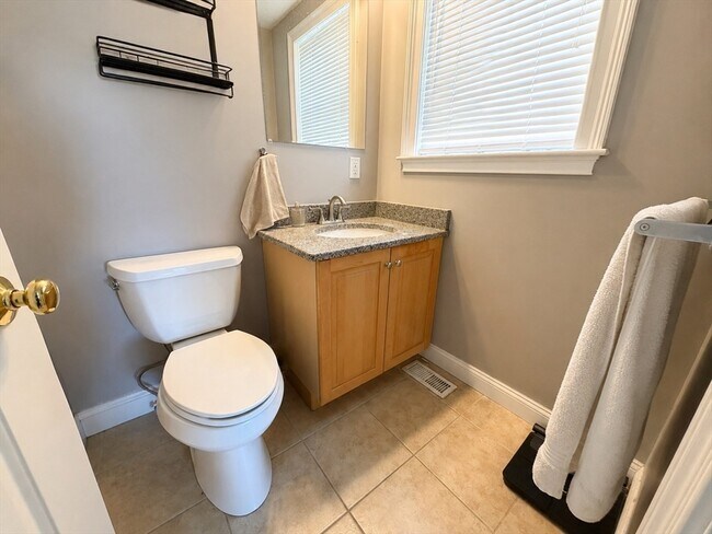 Building Photo - 18 Gilkey Ct