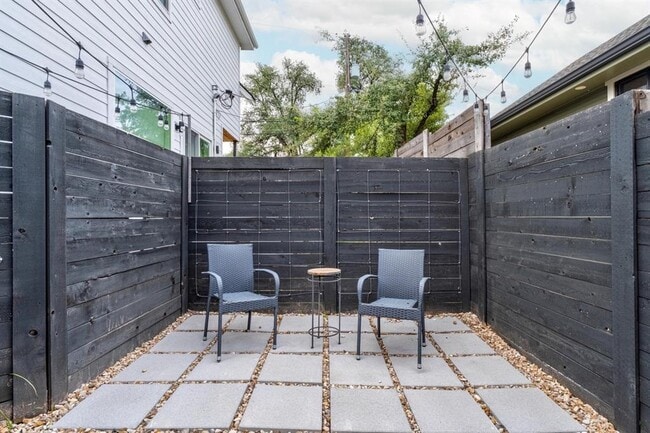 Building Photo - 3005 Kuhlman Ave