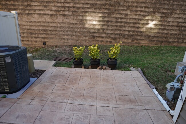 Building Photo - 6425 Swatner Dr