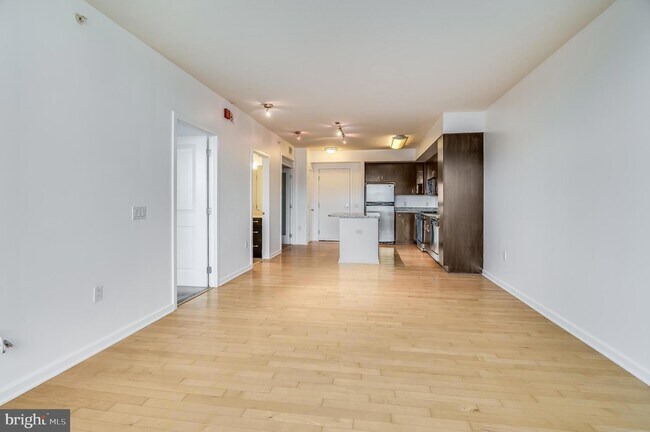 Building Photo - 440 L St NW