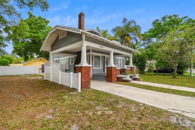 Building Photo - 6810 N Navin Ave