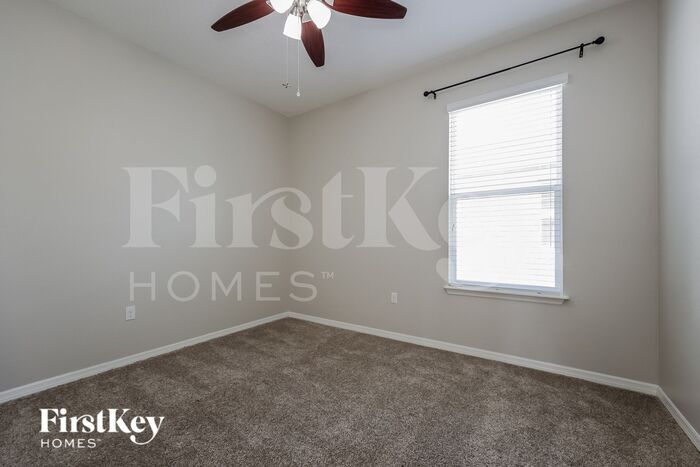 Building Photo - 2390 Sequoia Way