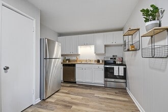 Building Photo - Campus View Apartments