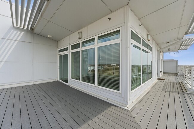 Building Photo - 6955 Turtlewood Dr