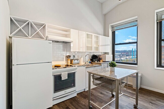 Building Photo - 309 Vine St