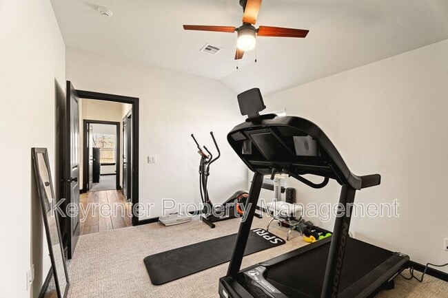 Building Photo - 2805 Crystal Creek Dr