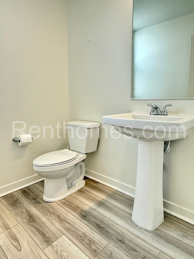 Building Photo - Otay Mesa, 5841 Seacliff Pl #95, LVP Flooring, Quartz Counters, 8 Solar Panels, AC, 2 Car Garage.