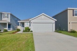 Building Photo - 8731 SW 44th Ct