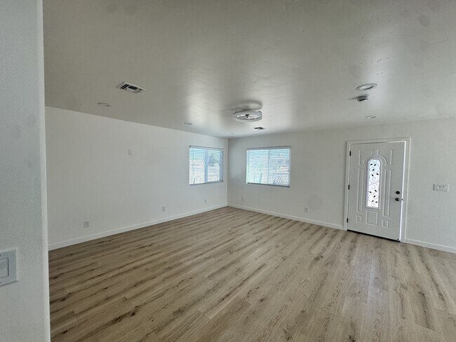 Building Photo - 5657 Rocky Rd