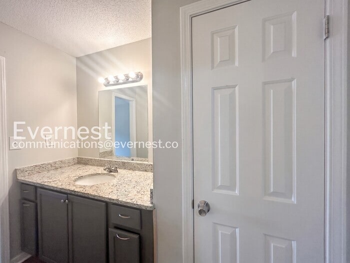 Building Photo - 2912 Waverly Dr