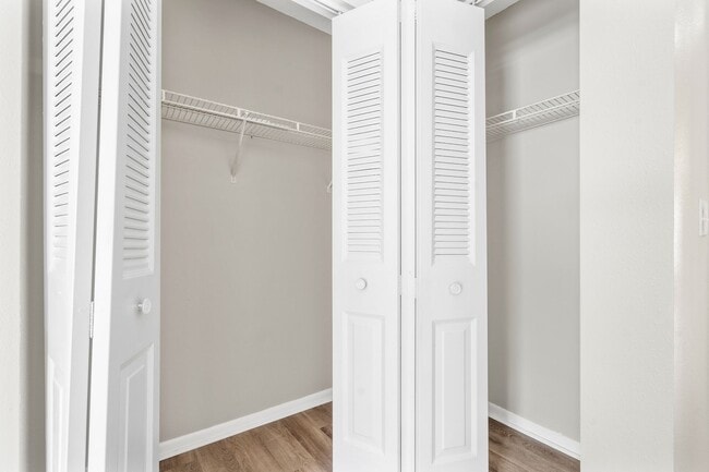 Building Photo - Beautiful Temple Terrace Townhome!